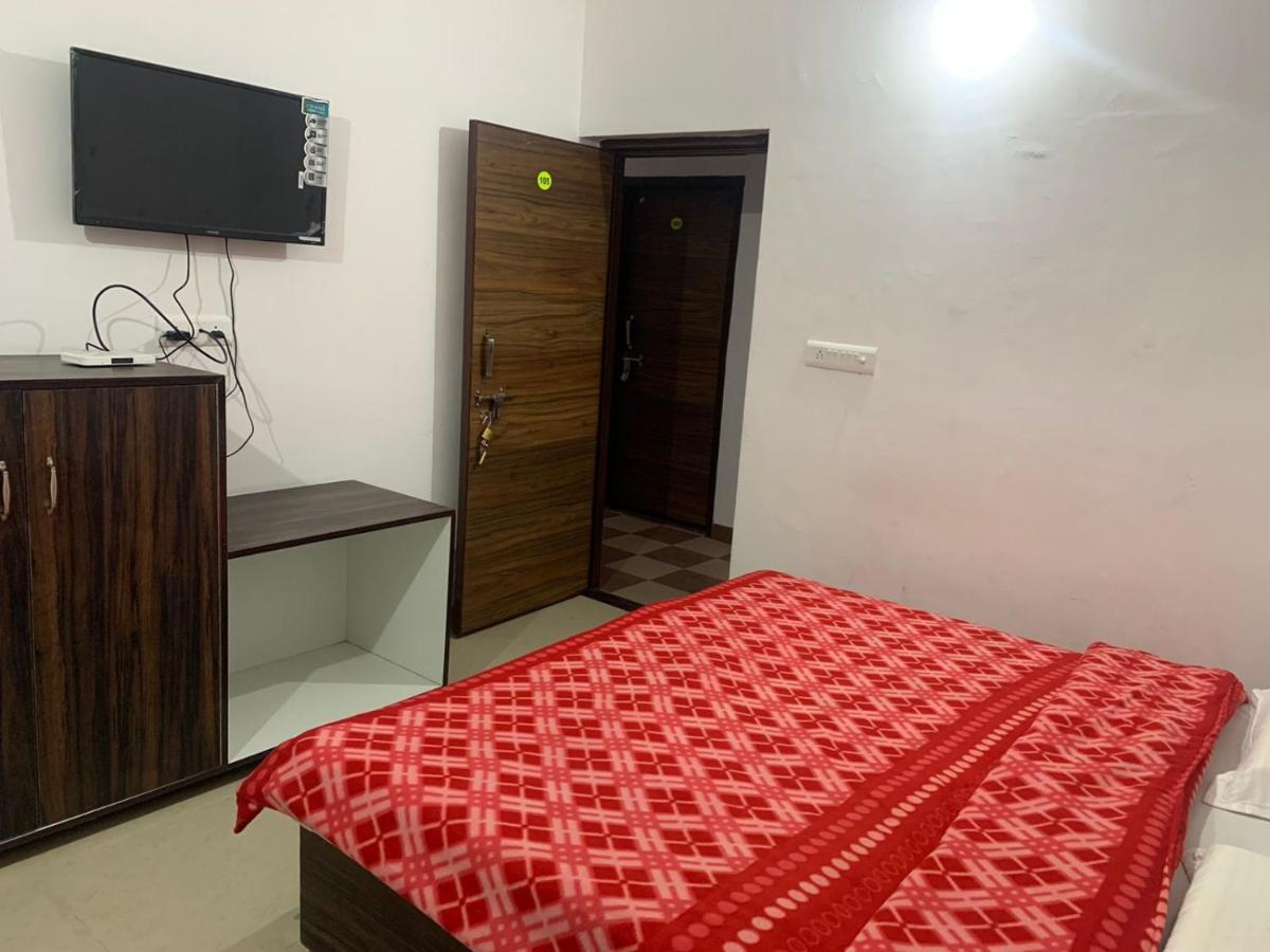 Saatvik Homestay Катра Экстерьер фото