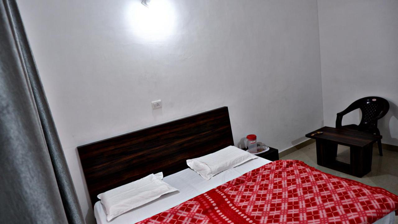 Saatvik Homestay Катра Экстерьер фото