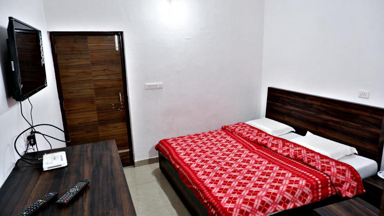 Saatvik Homestay Катра Экстерьер фото