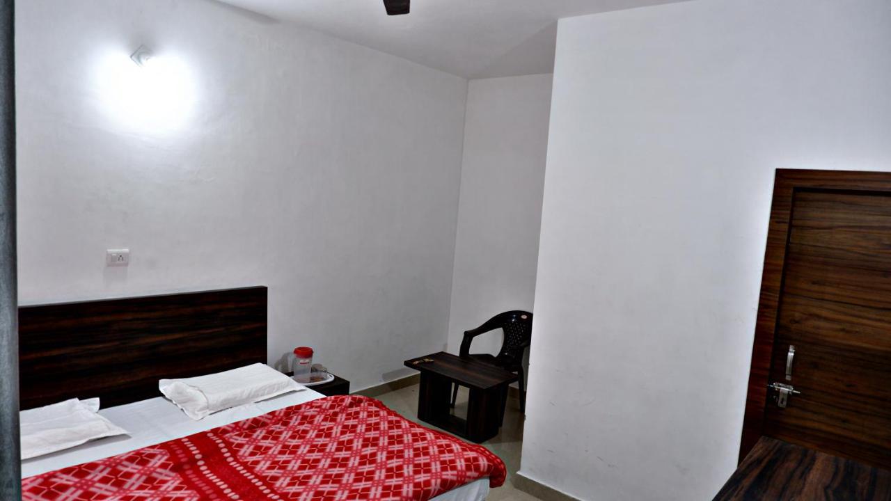 Saatvik Homestay Катра Экстерьер фото