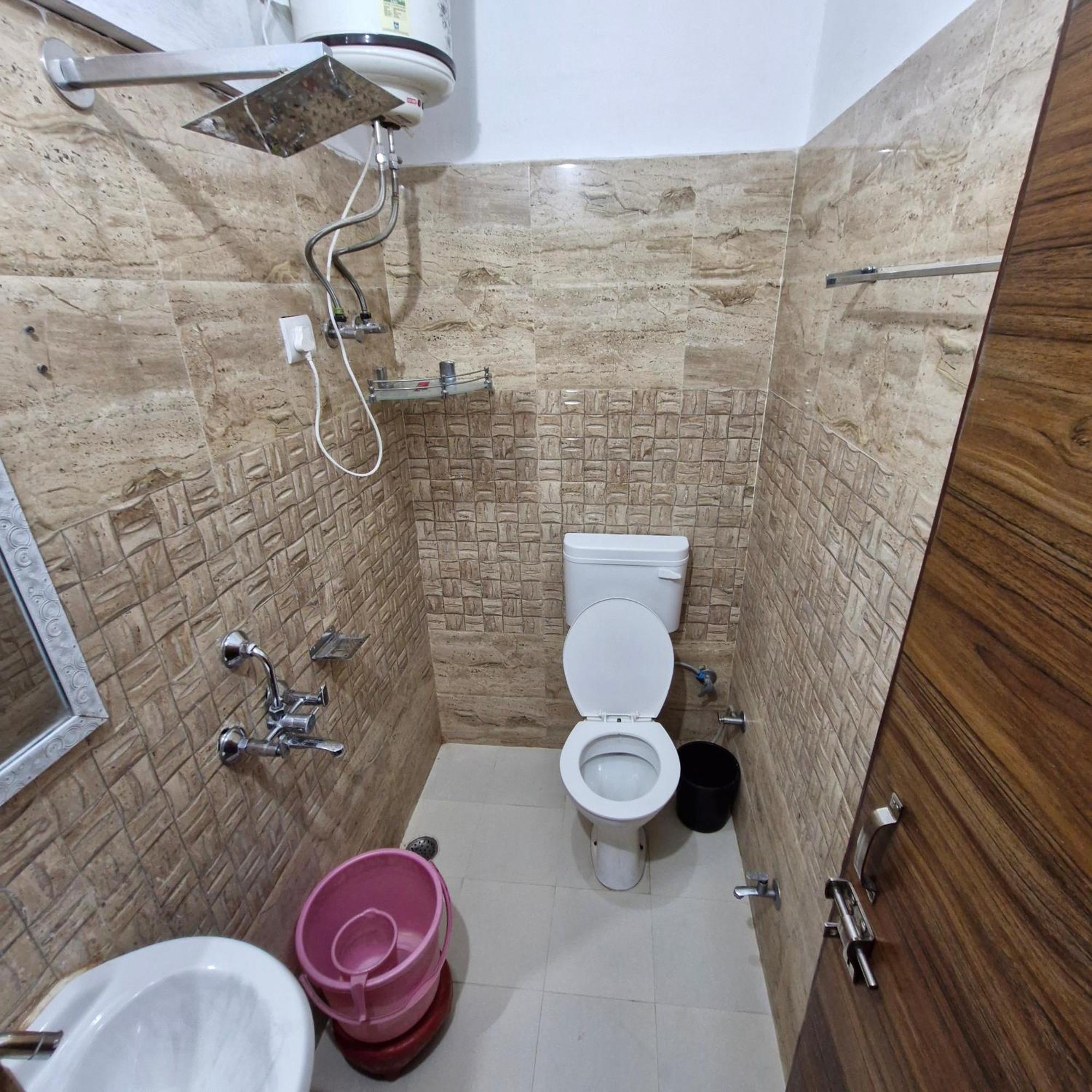 Saatvik Homestay Катра Экстерьер фото