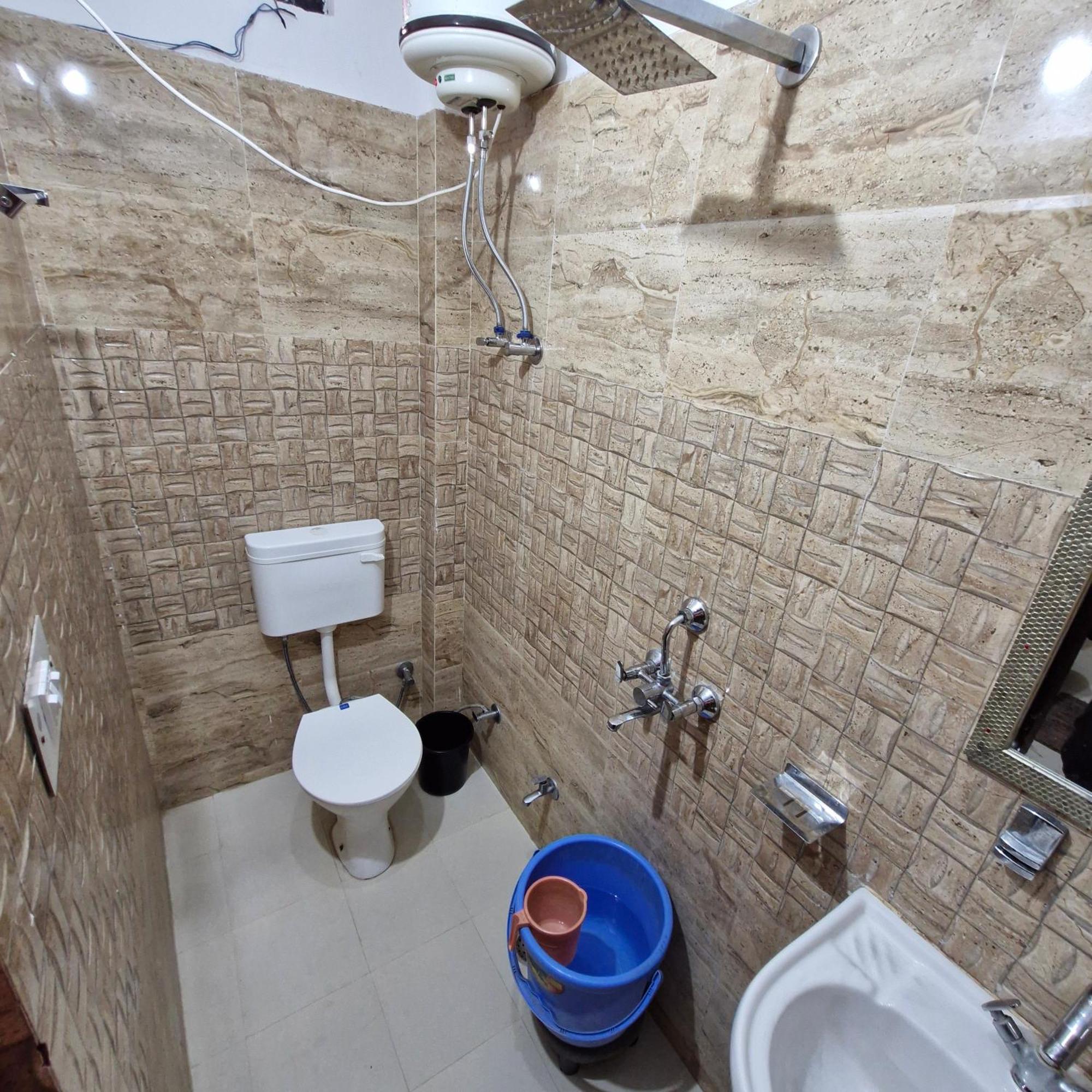 Saatvik Homestay Катра Номер фото