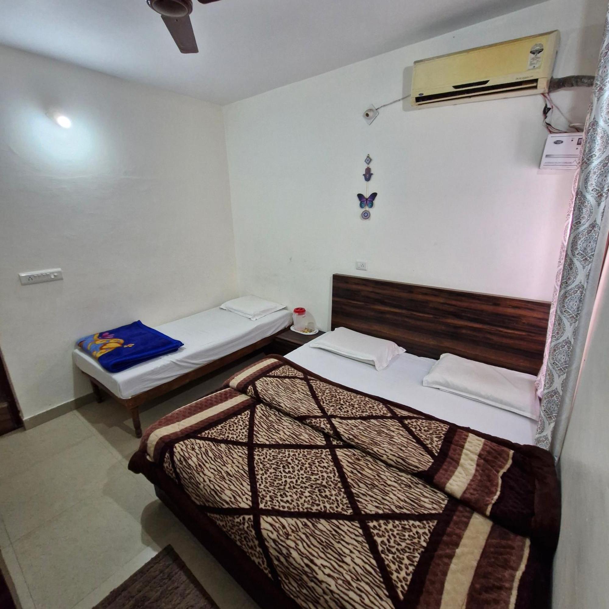 Saatvik Homestay Катра Номер фото